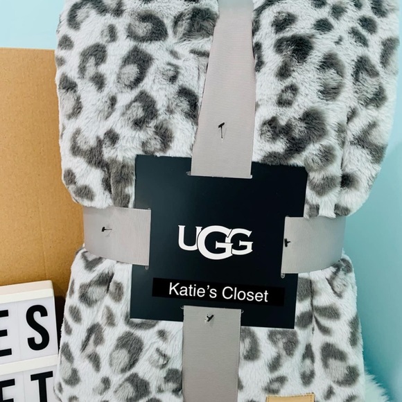 NWT UGG ANIMAL PRINT BLANKET! - Picture 2 of 5